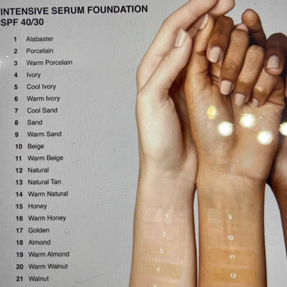 Bobbi Brown Weightless Skin Foundation - Warm Tan